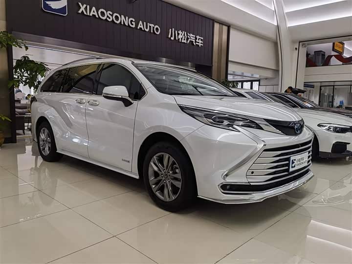 Фото 3 - Toyota Sienna