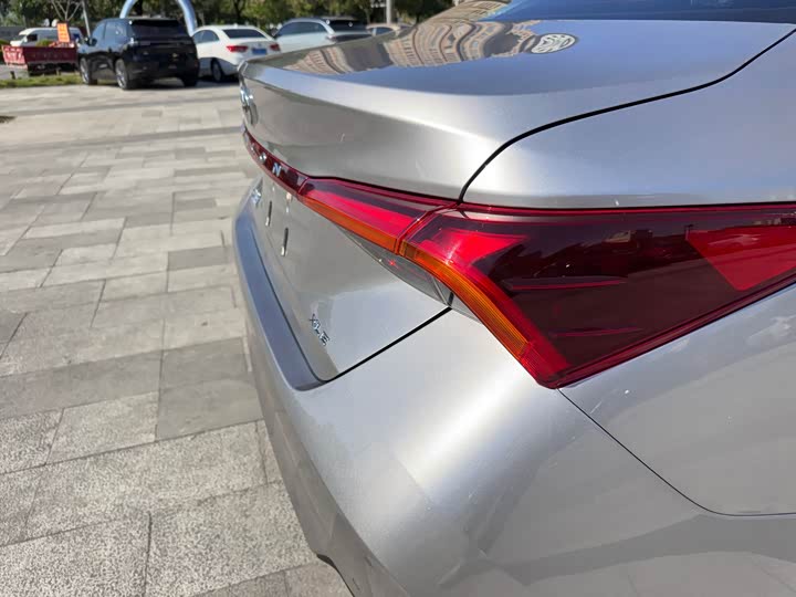 Фото 24 - Toyota Avalon