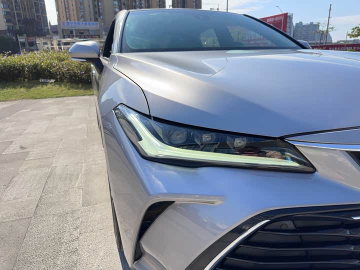 Фото 25 - Toyota Avalon