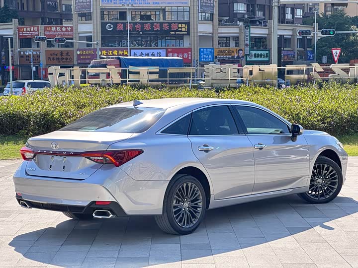 Фото 4 - Toyota Avalon