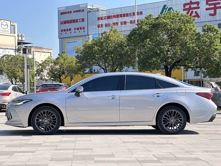 Фото 6 - Toyota Avalon