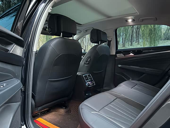 Фото 4 - Volkswagen Passat