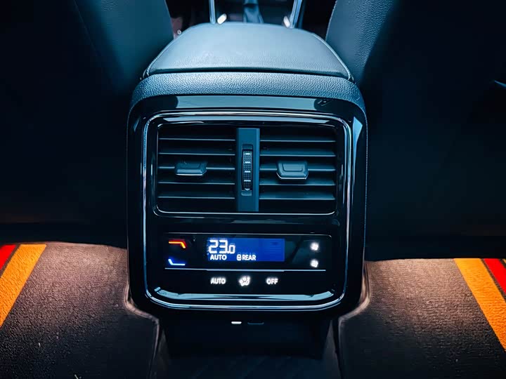 Фото 7 - Volkswagen Passat