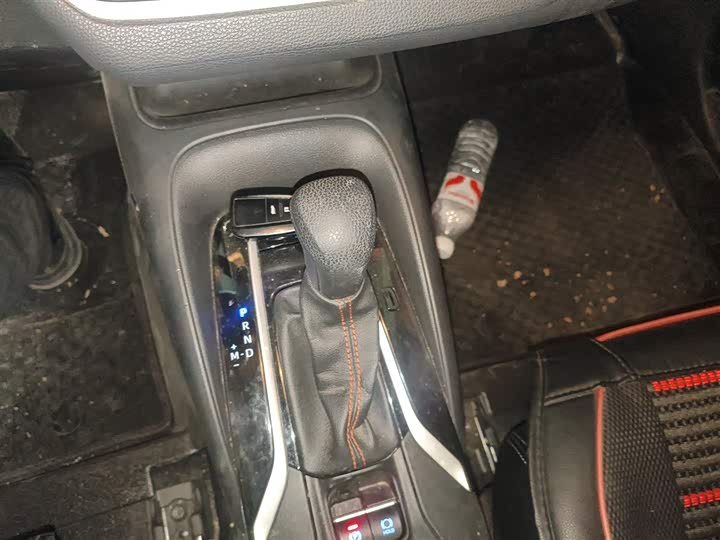 Фото 14 - Toyota Corolla