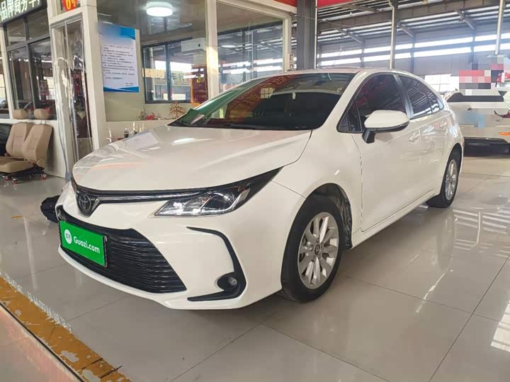 Фото 2 - Toyota Corolla