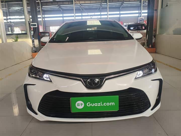 Фото 3 - Toyota Corolla