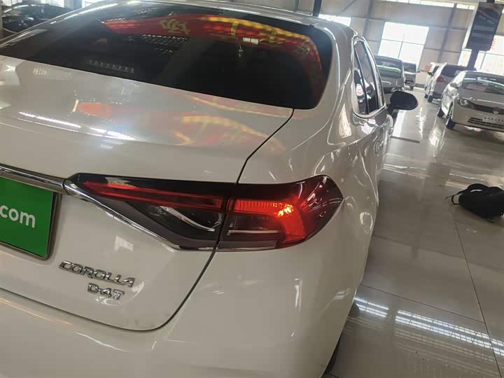 Фото 8 - Toyota Corolla