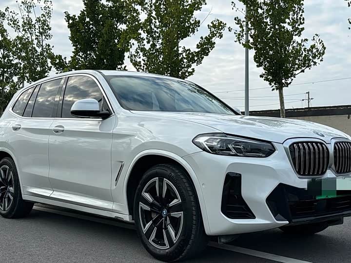 Фото 2 - BMW iX3