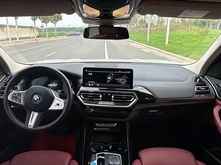 Фото 6 - BMW iX3