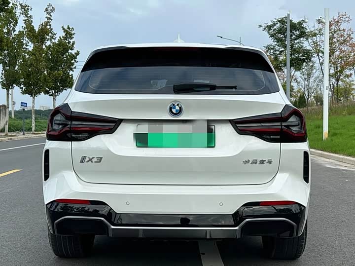 Фото 8 - BMW iX3