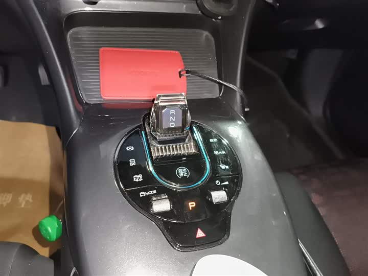 Фото 14 - BYD E2