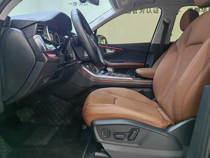 Фото 16 - Audi Q7