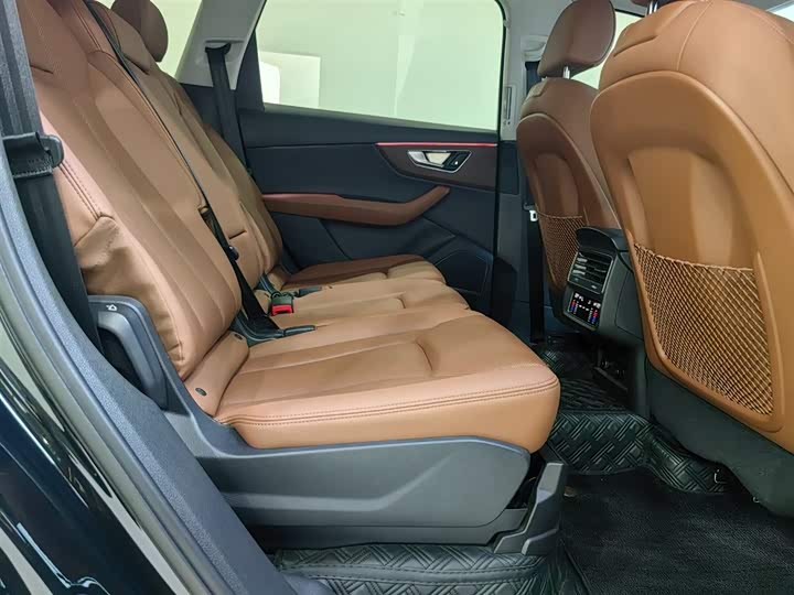 Фото 18 - Audi Q7