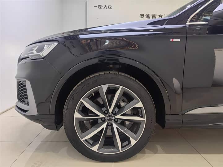 Фото 7 - Audi Q7