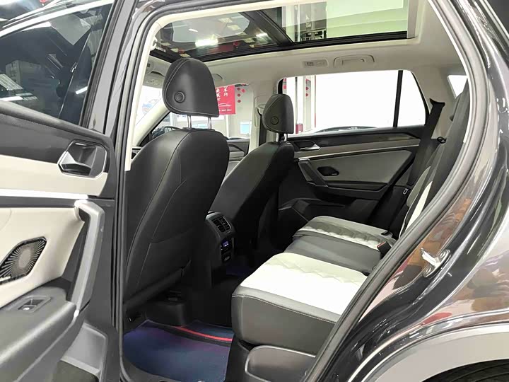 Фото 9 - Volkswagen Tayron