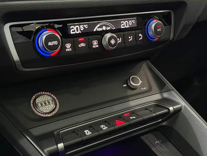 Фото 9 - Audi Q3 Sportback