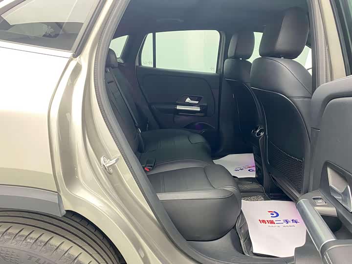 Фото 24 - Mercedes-Benz EQA