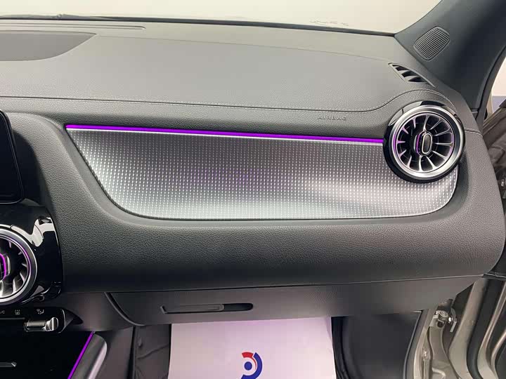 Фото 37 - Mercedes-Benz EQA