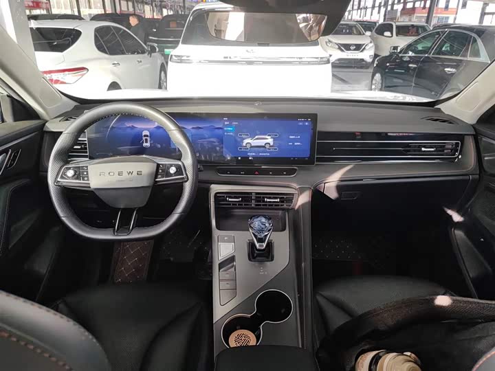 Фото 10 - Roewe RX5