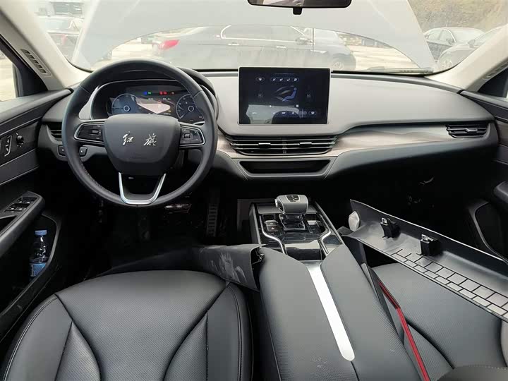 Фото 10 - Hongqi E-QM5