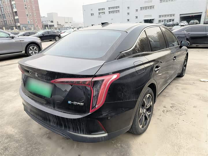 Фото 7 - Hongqi E-QM5