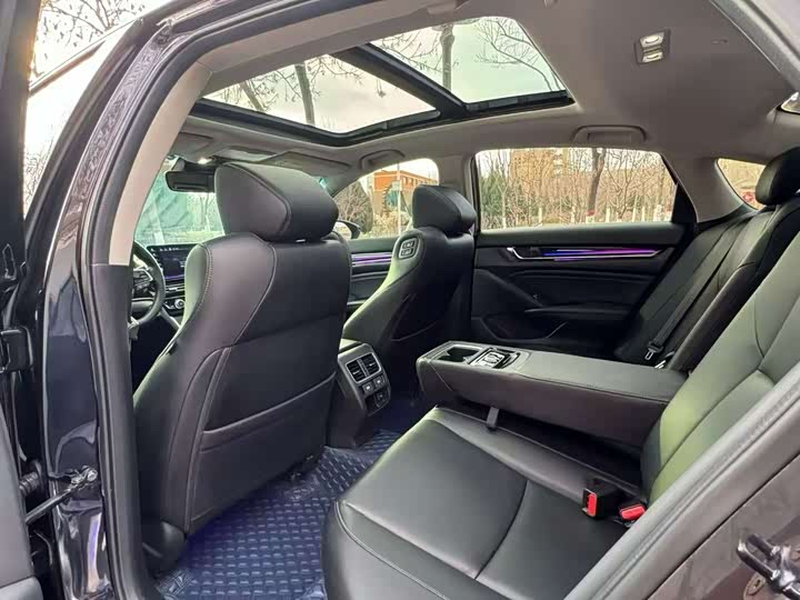 Фото 5 - Honda Accord