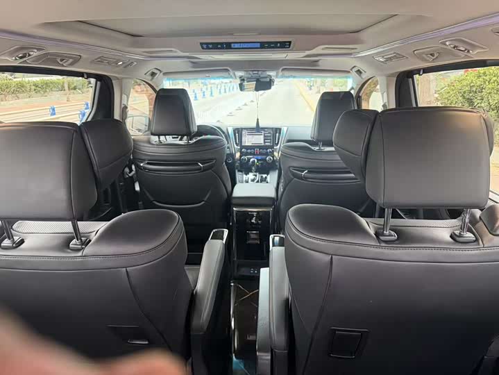 Фото 12 - Toyota Vellfire