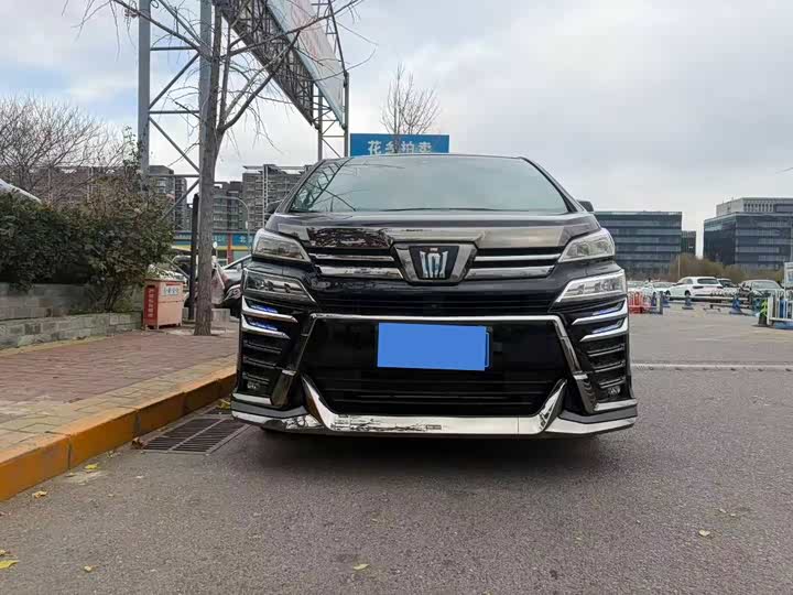 Фото 3 - Toyota Vellfire