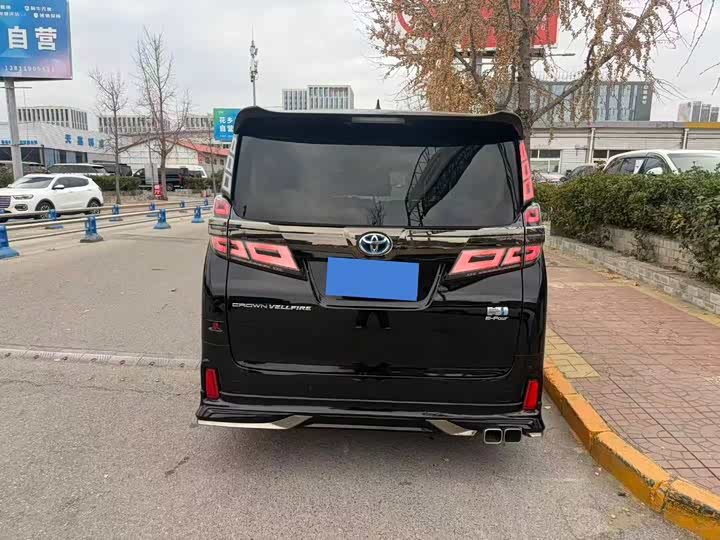 Фото 7 - Toyota Vellfire