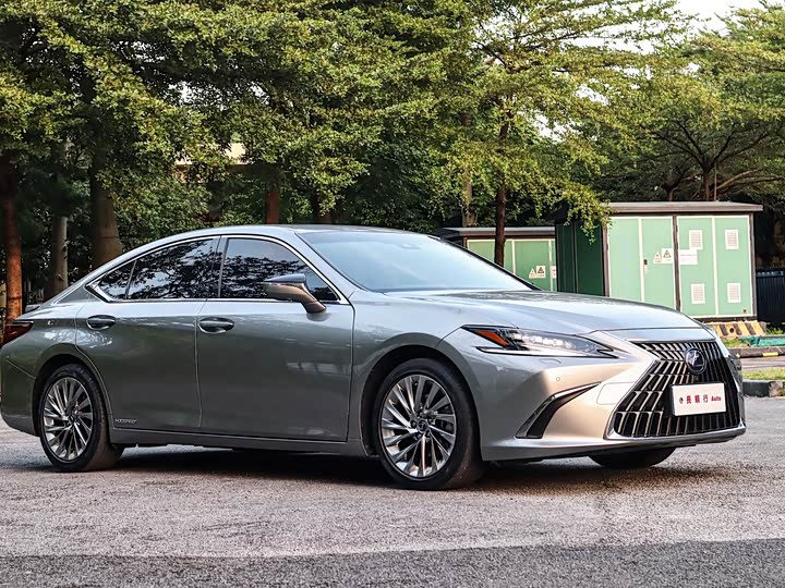 Фото 5 - Lexus ES