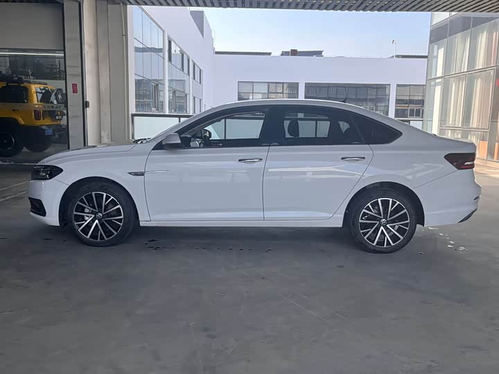 Фото 7 - Volkswagen Lavida