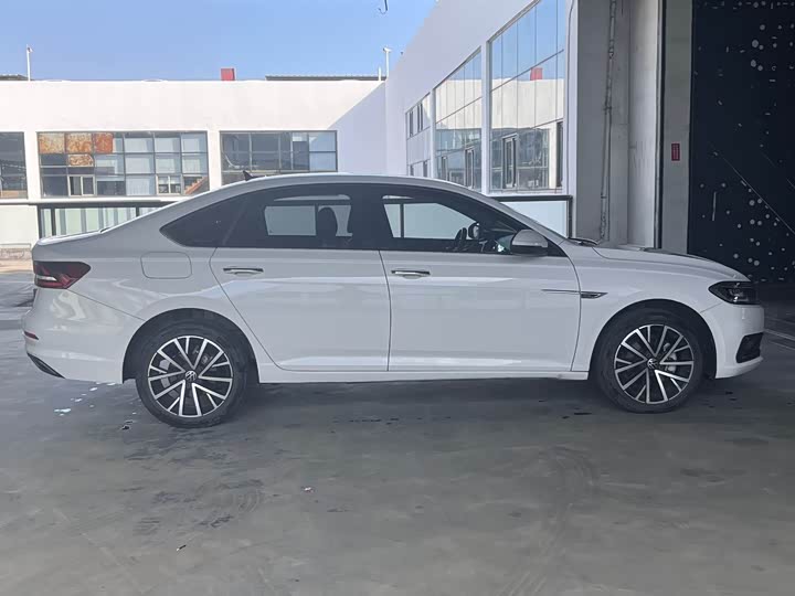 Фото 8 - Volkswagen Lavida