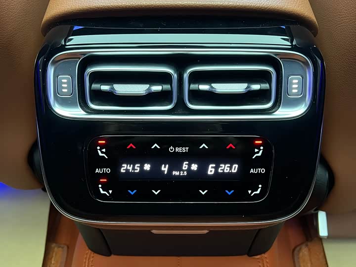 Фото 24 - Mercedes-Benz S-Class