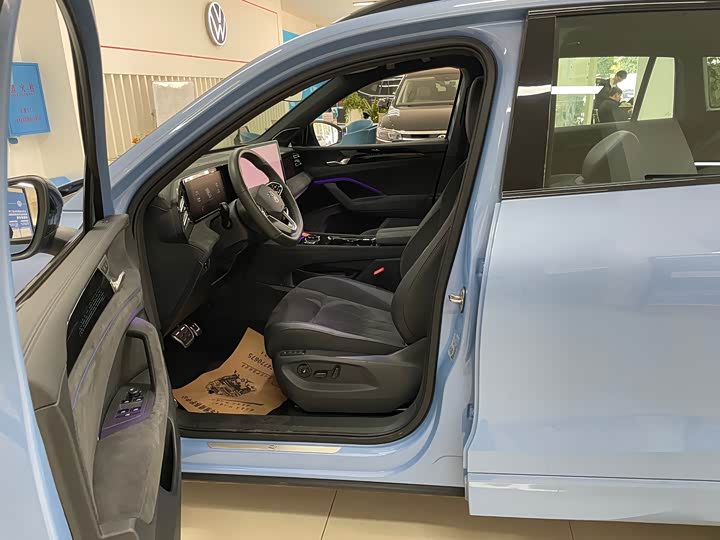 Фото 5 - Volkswagen Tiguan L Pro