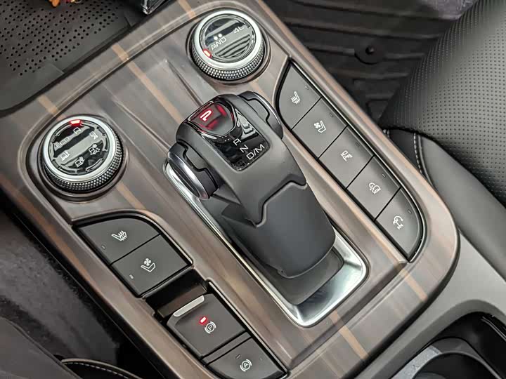 Фото 5 - Tank 300