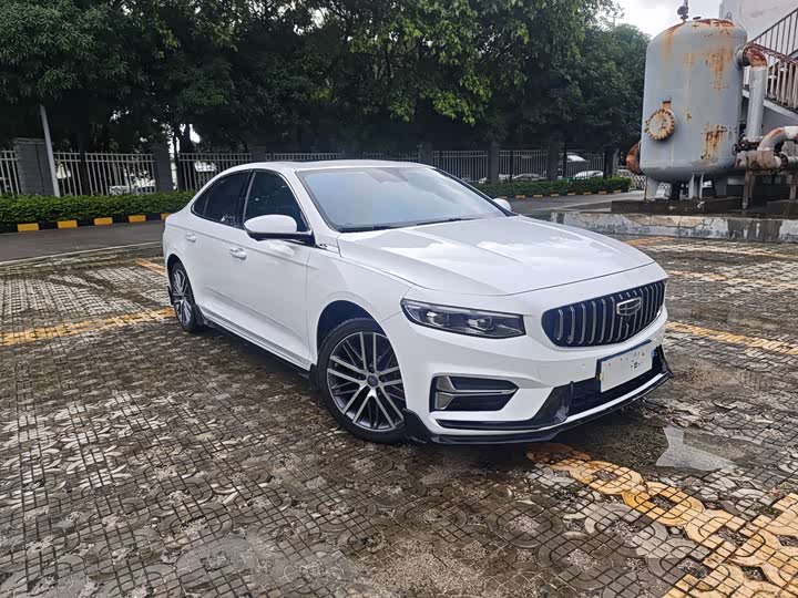 Фото 3 - Geely Preface