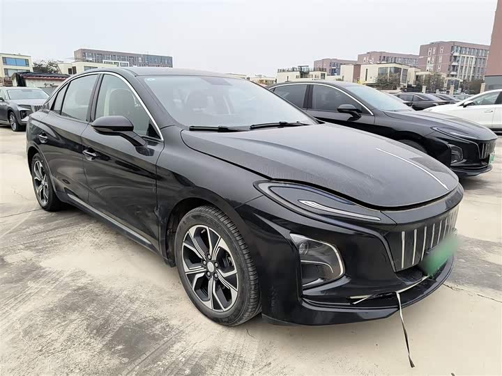 Фото 4 - Hongqi E-QM5