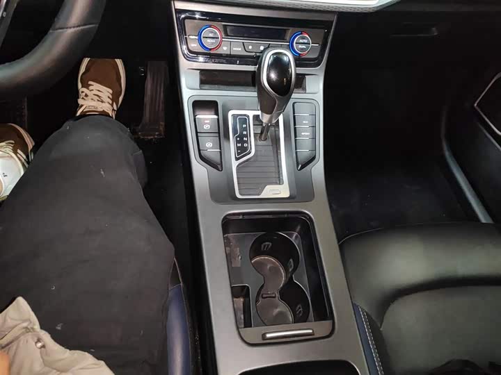 Фото 14 - Geely Emgrand GL