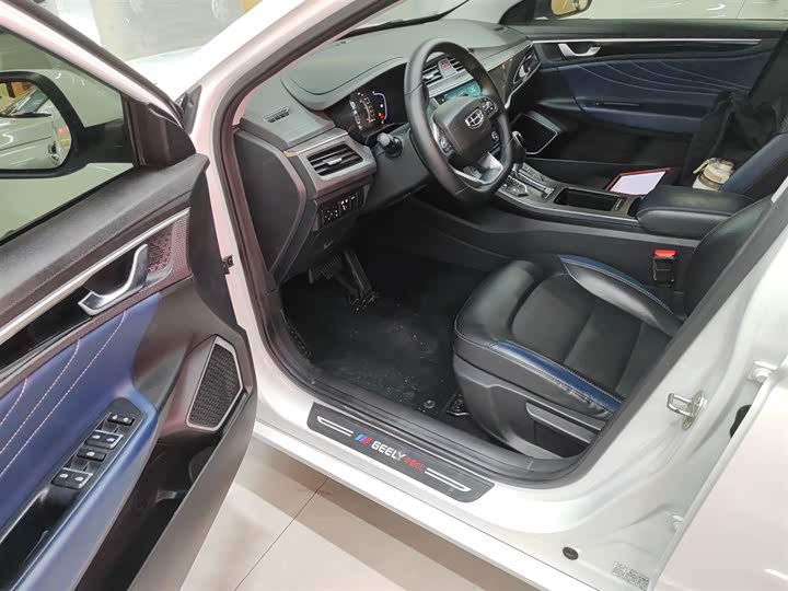 Фото 16 - Geely Emgrand GL