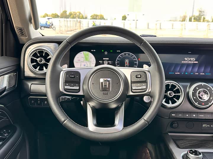 Фото 12 - Tank 300