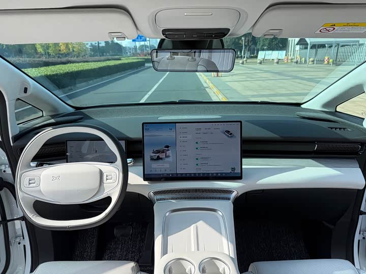 Фото 17 - XPeng X9