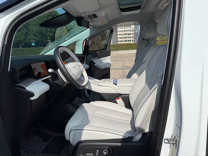 Фото 8 - XPeng X9