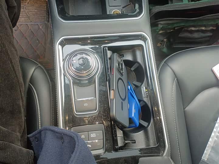 Фото 14 - Ford Edge