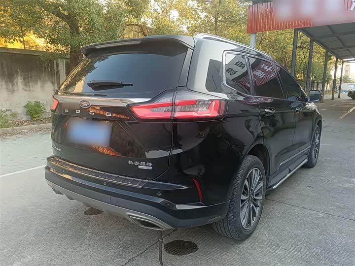 Фото 7 - Ford Edge