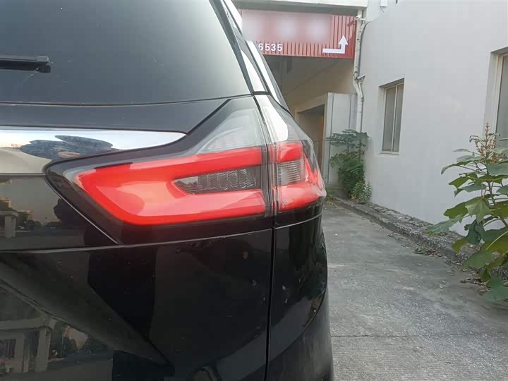 Фото 8 - Ford Edge