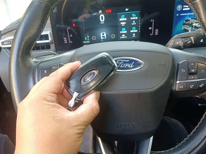 Фото 9 - Ford Edge