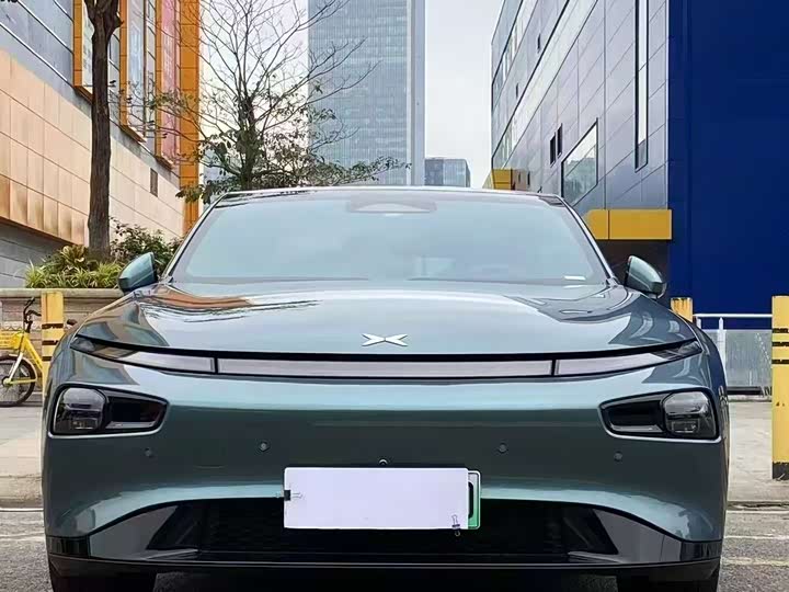 Фото 2 - XPeng P7