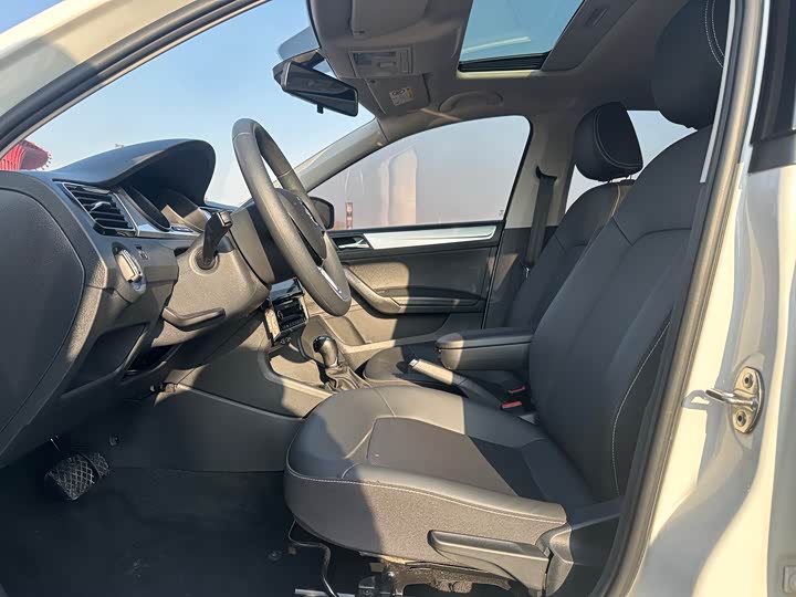 Фото 4 - Skoda Rapid