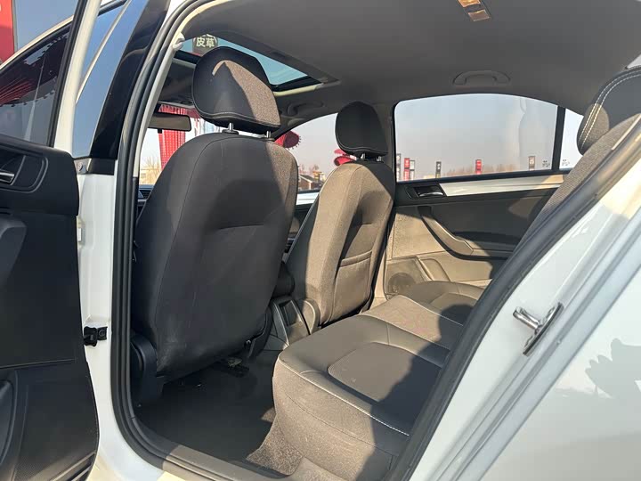 Фото 5 - Skoda Rapid