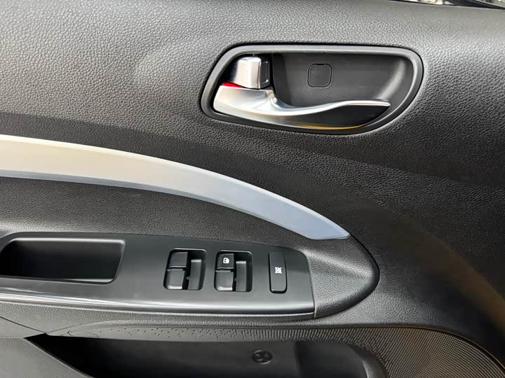 Фото 7 - Kia KX1